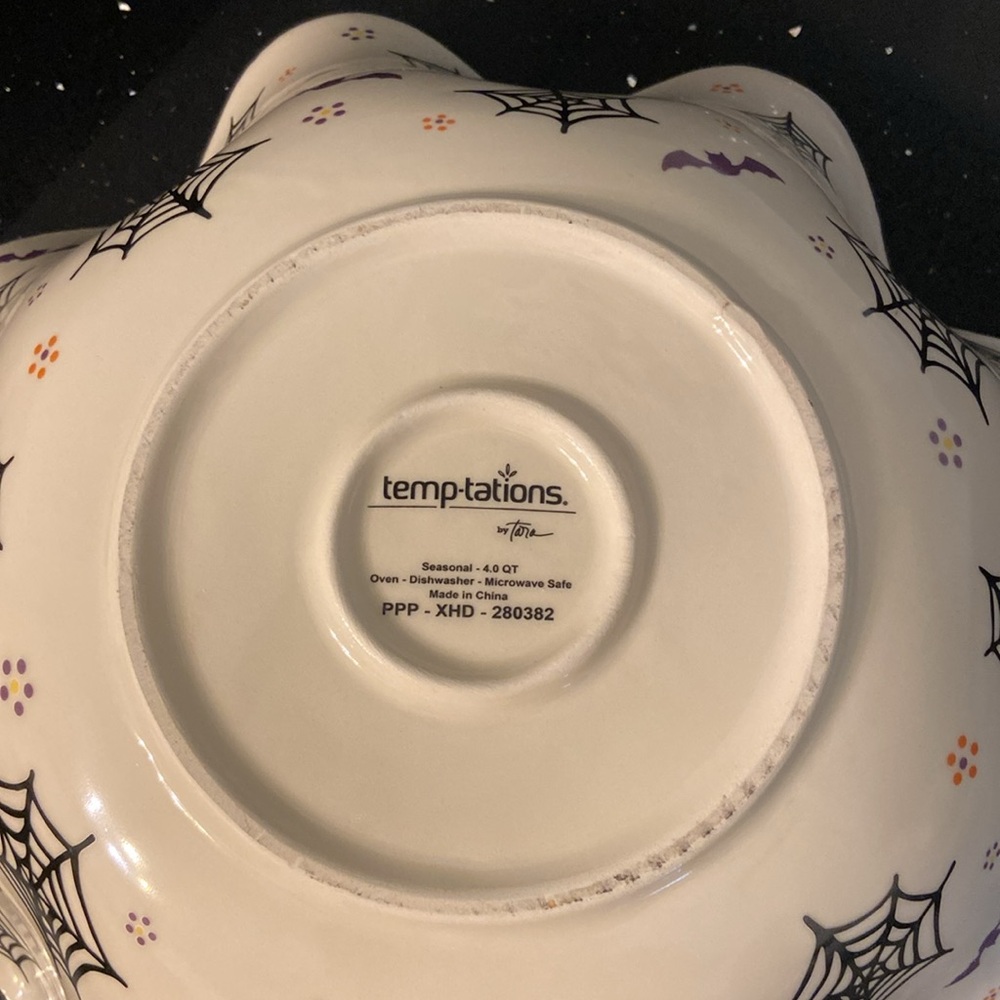 14” Temp-Tations Halloween Spooky BOOfetti Ruffled Edge 4 QT Ceramic Bowl HUGE - Picture 6 of 13